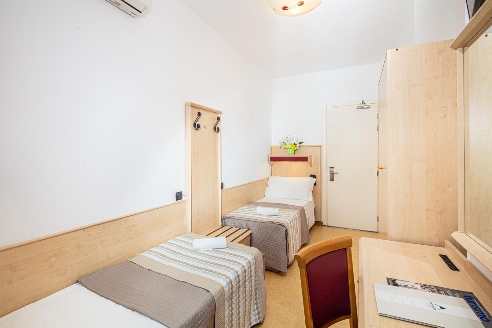 Hotel Regina リニャーノ・サッビアドーロ 部屋 写真